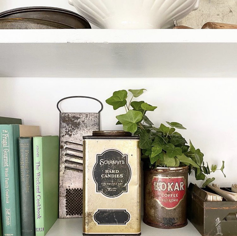 15 Things to Buy at Vintage Flea Markets: Vintage Books - Midwest Life and Style Blog