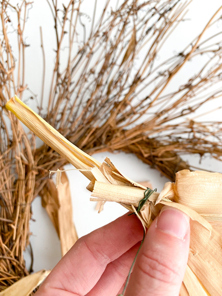 How To Make a Corn Husk Wreath - Midwest Life and Style Blog