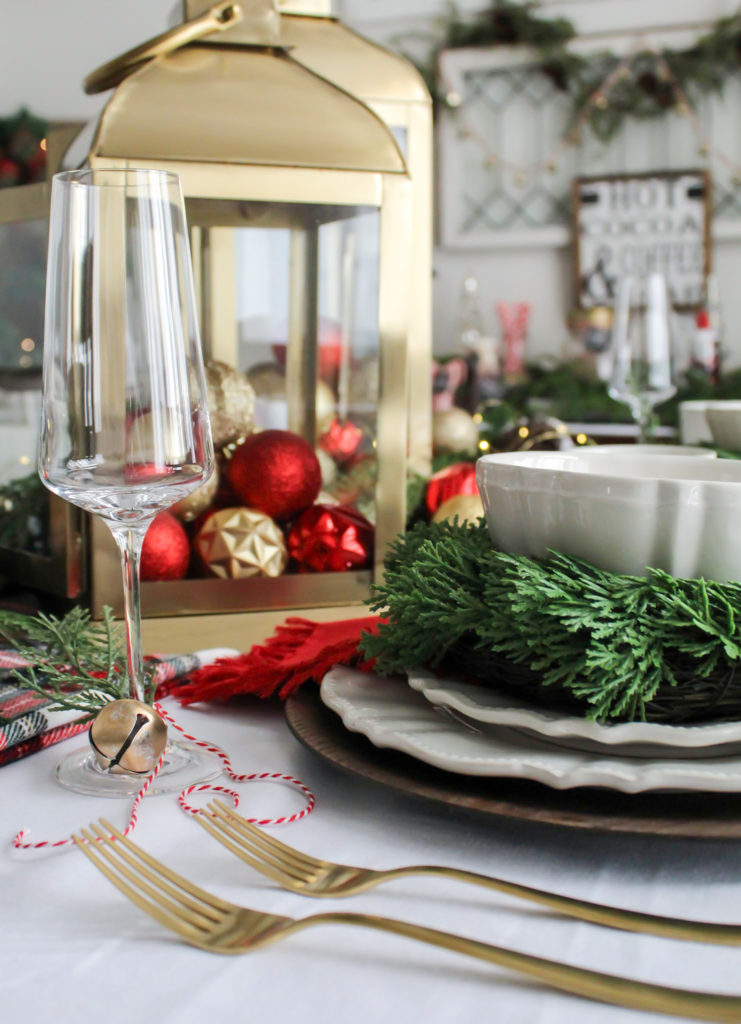 Simple and Festive Christmas Centerpiece Ideas - Traditional Red and Gold Christmas Brunch Tablescape 