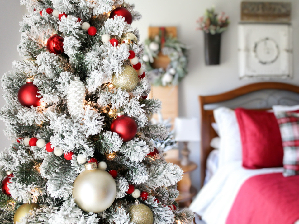 Christmas Bedroom - Midwest Life and Style Blog