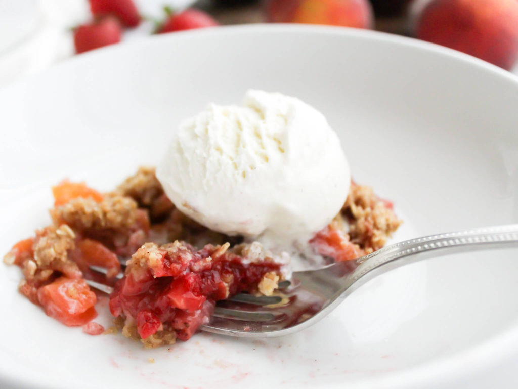 Old Fashioned Strawberry Peach Crisp - Midwest Life and Style Blog