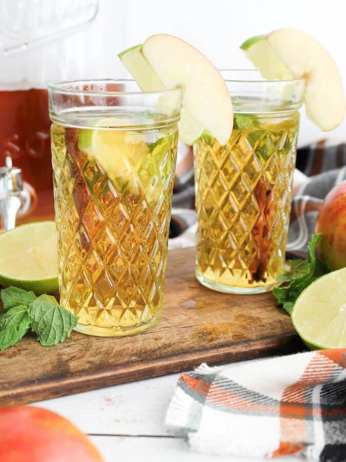 Apple Cider Mojito Drinks for a Tailgate - Midwest Life and Style Blog