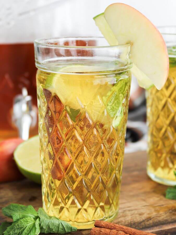 Apple Cider Mojito Drinks for a Tailgate - Midwest Life and Style Blog