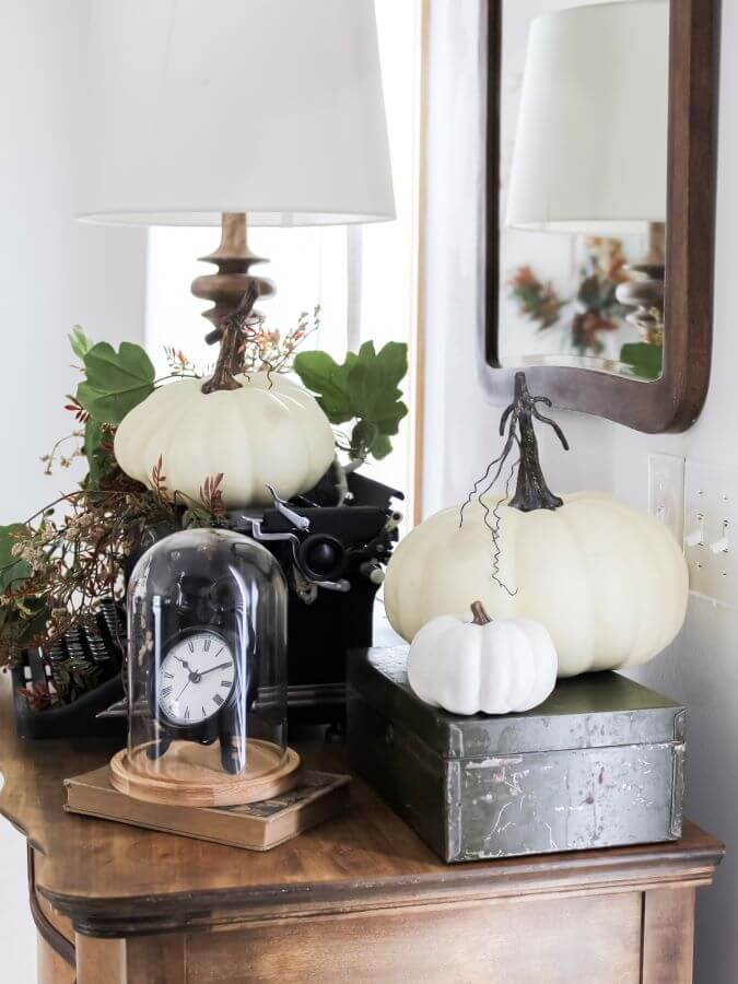 Simple And Rustic Cottage Early Fall Home Tour - Midwest Life and Style Blog