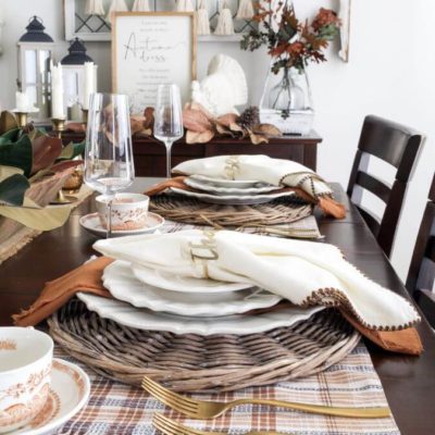 Setting An Elegant And Inviting Thanksgiving Table