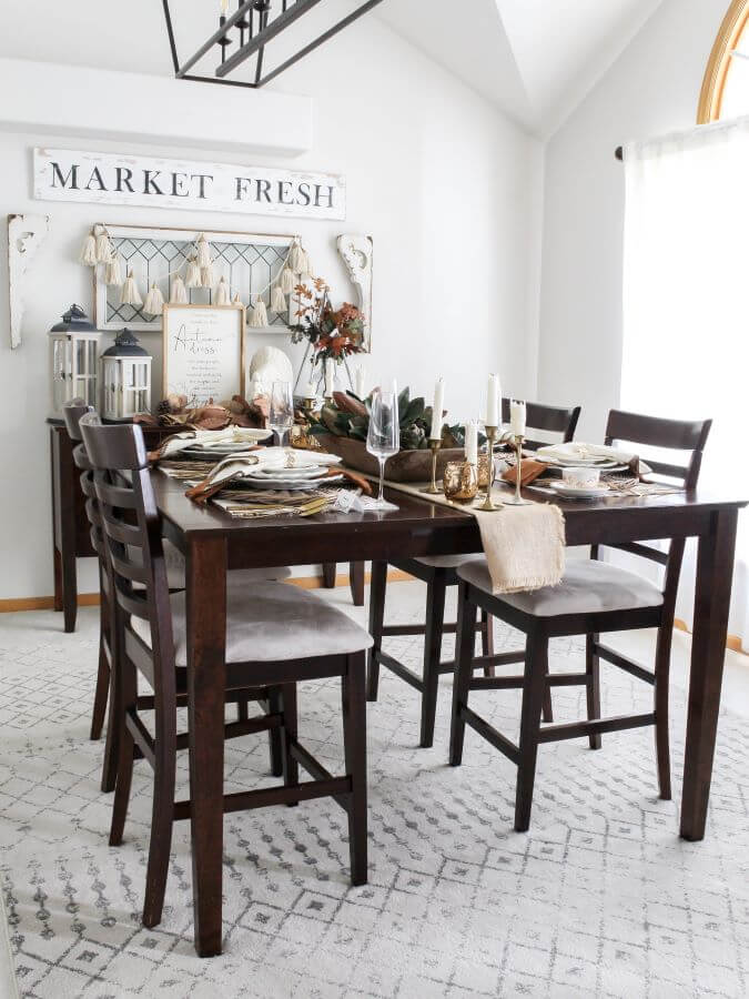 Traditional Dining Room with Elegant Thanskgiving Tablescape - Midwest Life and Style Blog