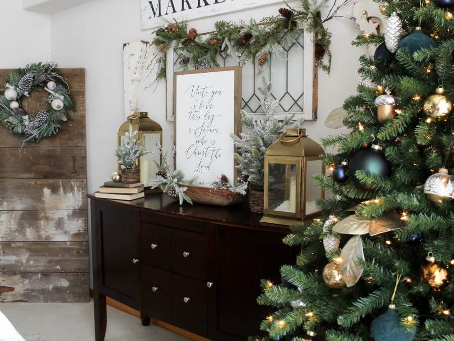 A Cozy and Classic Tartan Plaid Holiday Home Tour - Midwest Life and Style Blog