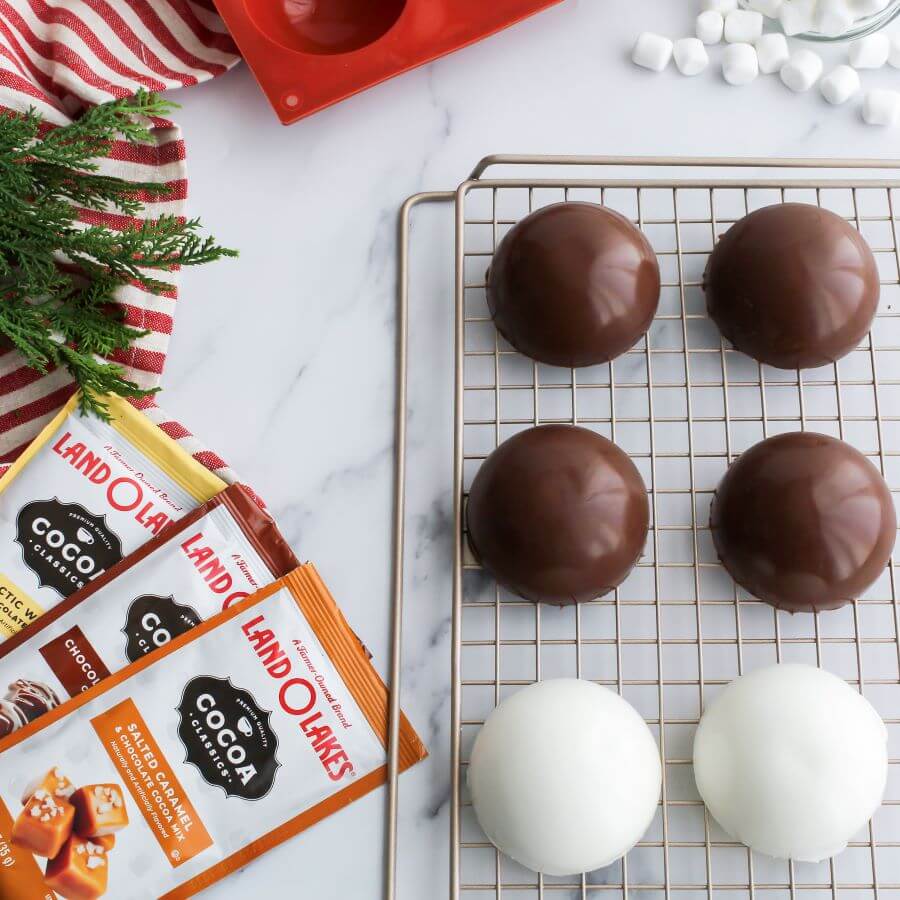 How To Make Hot Cocoa Bombs 6 Different Ways - Midwest Life and Style Blog