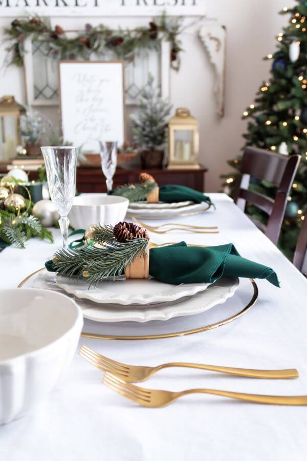 Green and Gold Tablescape with Tartan Plaid