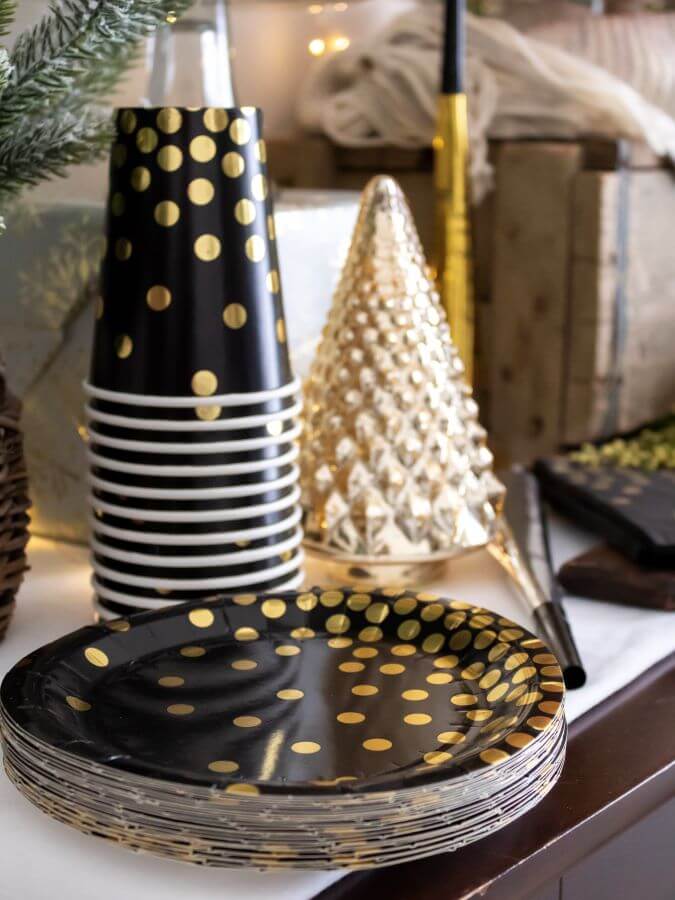 Black and Gold Party Favors for NYE - Midwest Life and Style Blog