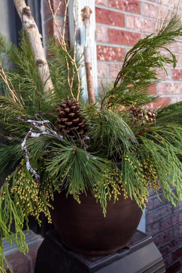 A Simple Winter Front Porch Refresh For The New Year - Midwest Life and Style Blog