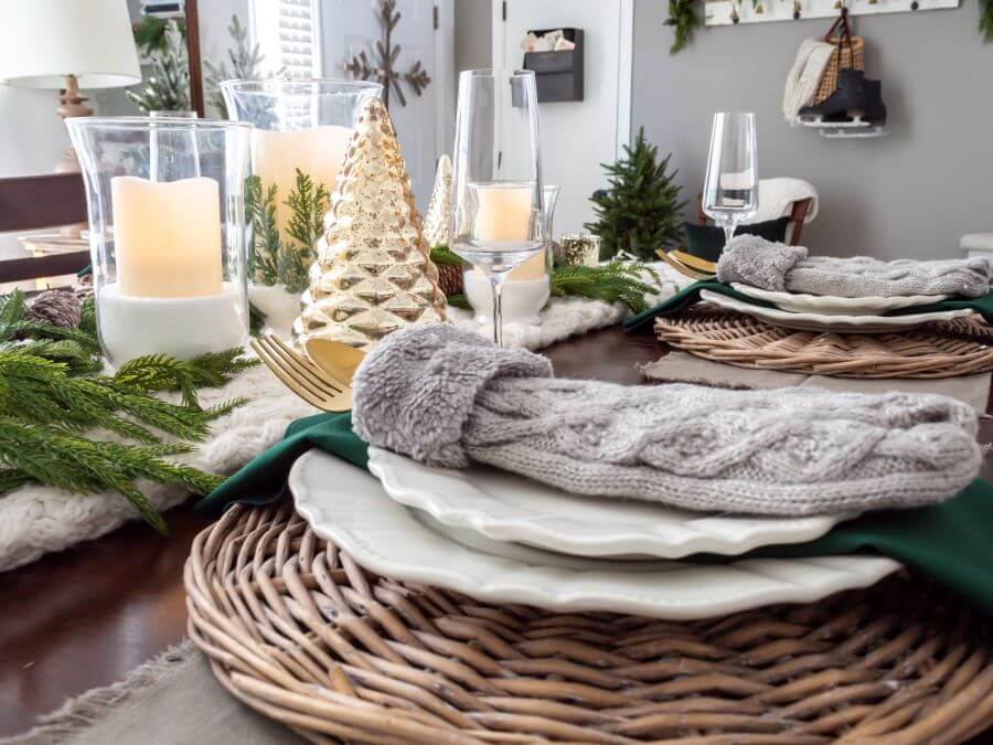 5 Ways To Create A Cozy Winter Wonderland Tablescape - Midwest Life and Style Blog