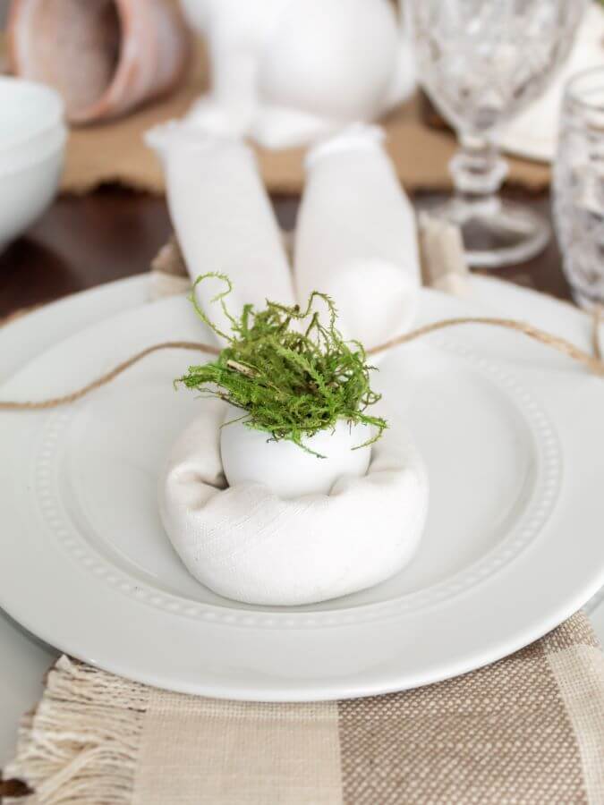 Easter Napkin Idea with Egg - Midwest Life and Style Blog