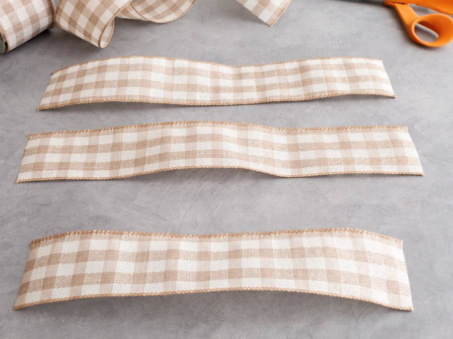 Simple Bow from Tan Buffalo Check Ribbon - Midwest Life and Style Blog