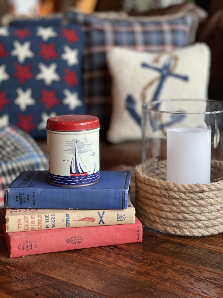 Red, White, and blue Summer Home Tour from White Arrows Home - Week in Rewind with Midwest Life and Style Blog