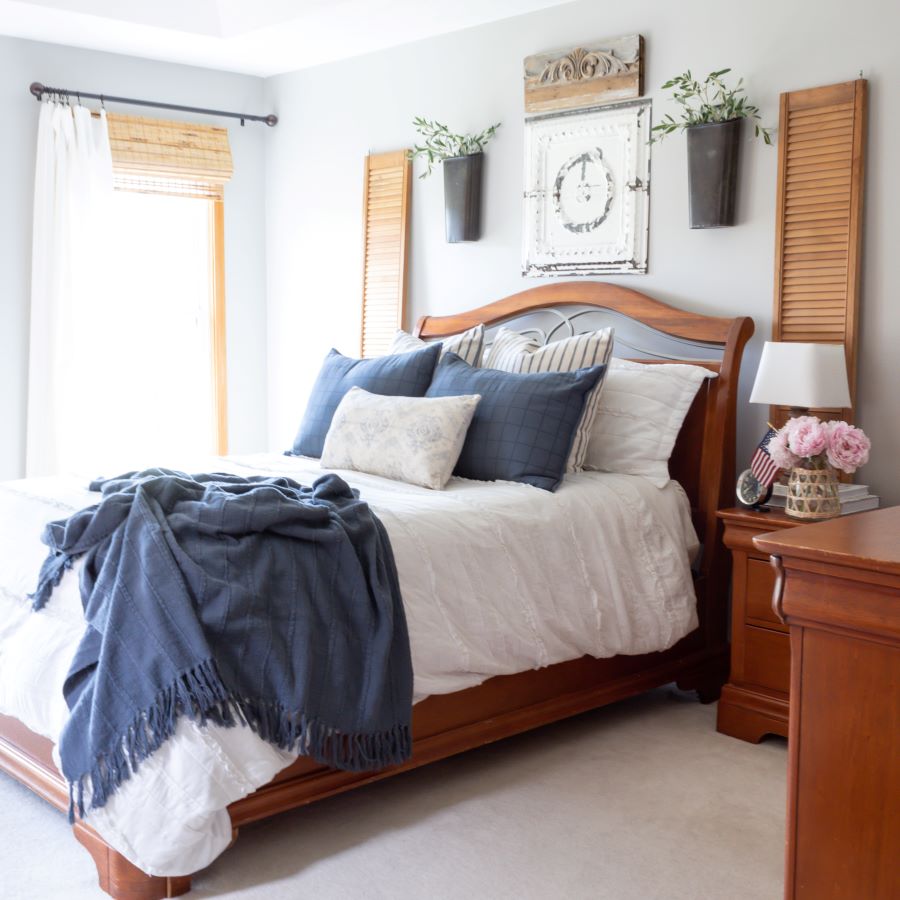 Blue and white summer bedding - Midwest Life and Style Blog