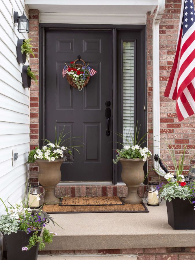 Easy and Effortless Patriotic Summer Home Tour - Midwest Life and Style Blog