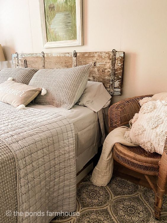 DIY Headboard from The Ponds Farmhouse - Week in Rewind with Midwest Life and Style