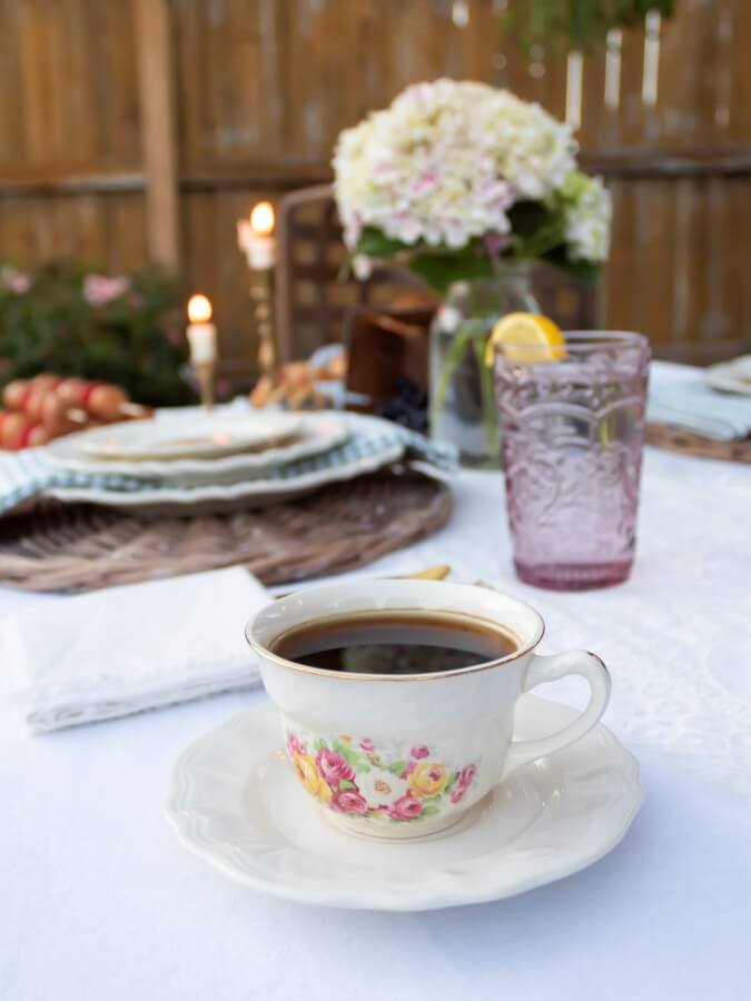 Cozy And Casual Picnic Breakfast In The Backyard - Midwest Life and Style Blog