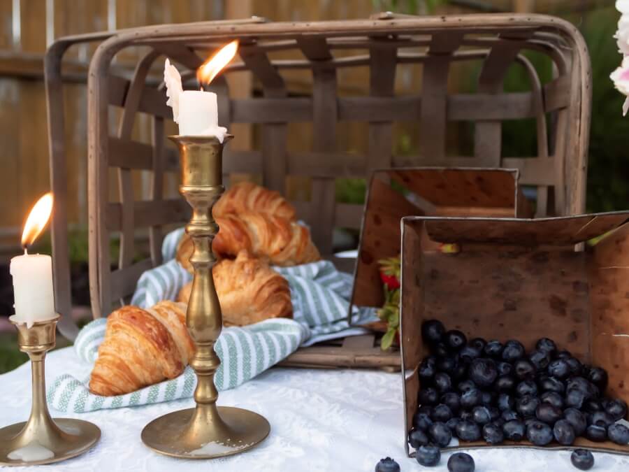 Cozy And Casual Picnic Breakfast In The Backyard - Midwest Life and Style Blog