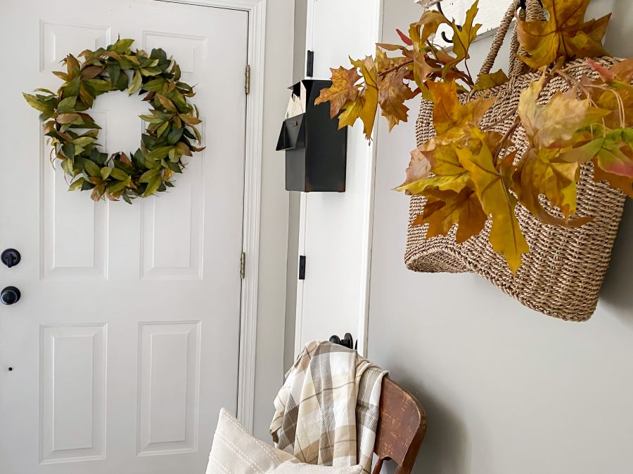 fall entryway - Midwest Life and Style Blog