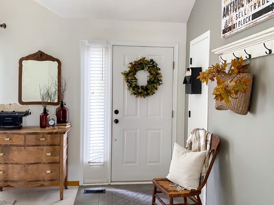 fall entryway - Midwest Life and Style Blog