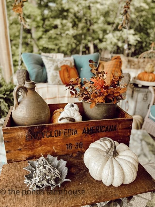 9 Simple And Festive Ideas To Decorate Your Porch This Fall - Midwest Life and Style