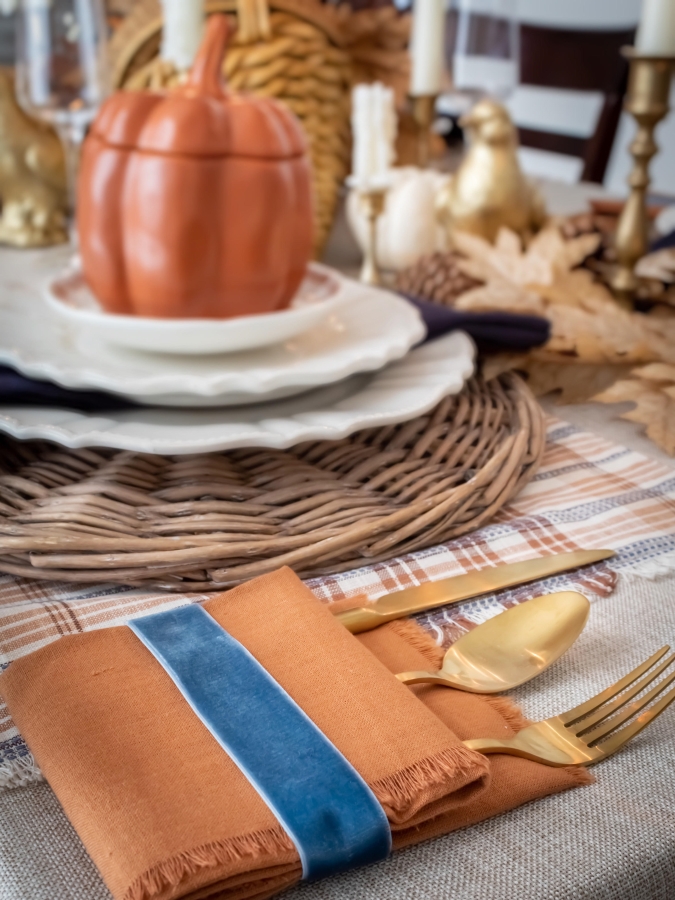 5 Tips To Host The Best Friendsgiving Brunch - Midwest Life and Style Blog