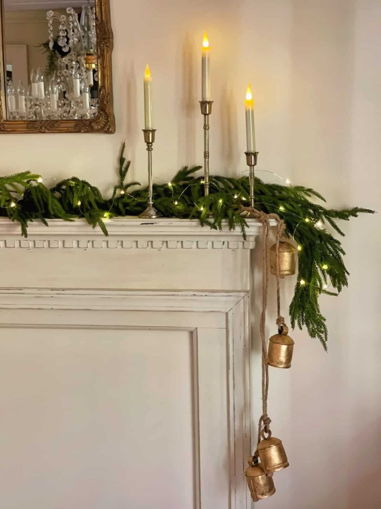 Christmas Mantel Styling Tips from Bricks 'n Blooms - Week in Rewind with Midwest Life and Style