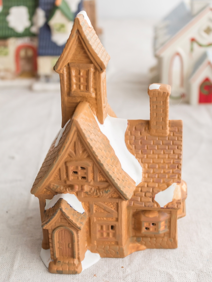 How To Make A Gingerbread Snow Glovbe Centerpiece - Midwest Life and Style Blog