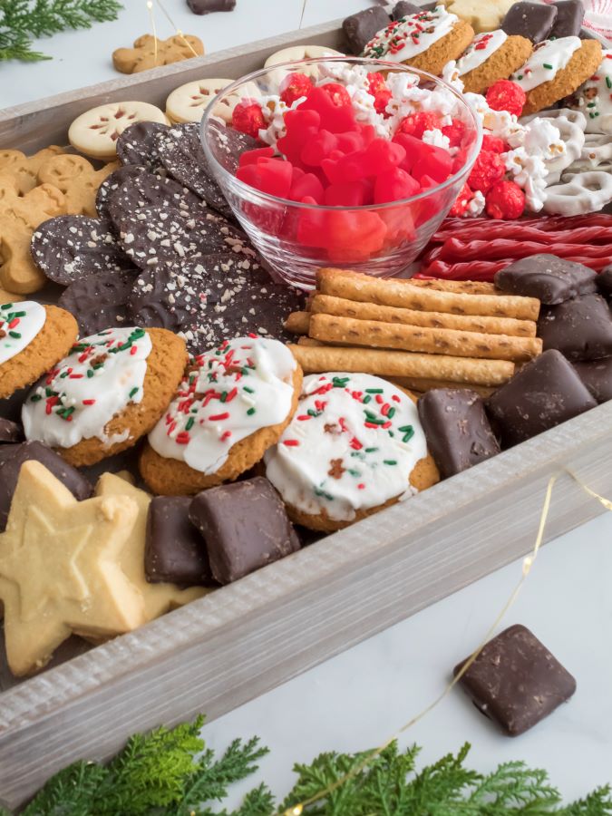 Simple Snack Board For A Magical Holiday Movie Night - Midwest Life and Style Blog