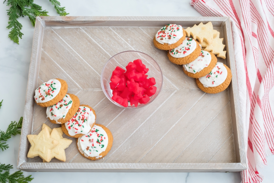 Simple Snack Board For A Magical Holiday Movie Night - Midwest Life and Style Blog