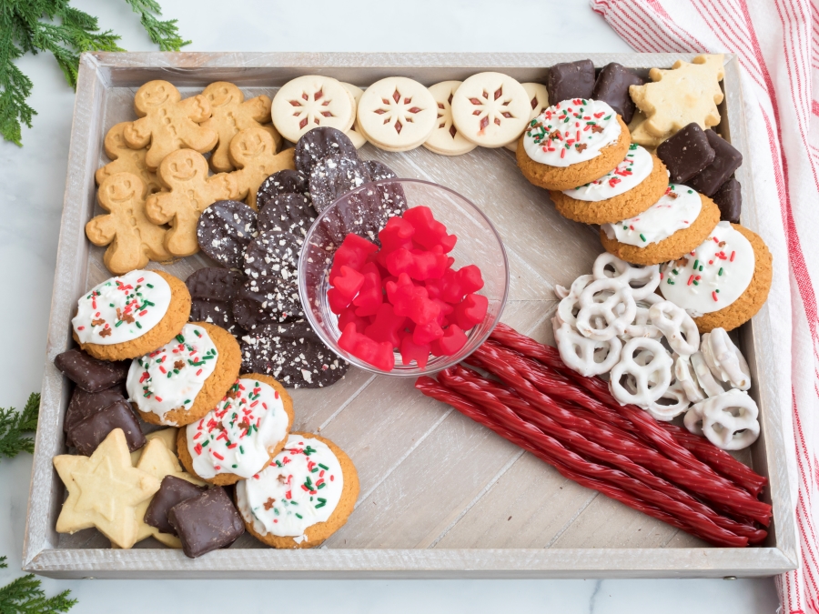 Simple Snack Board For A Magical Holiday Movie Night - Midwest Life and Style Blog