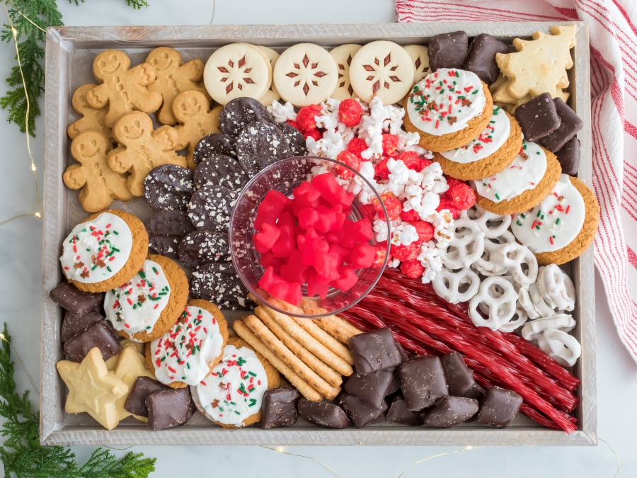 Simple Snack Board For A Magical Holiday Movie Night - Midwest Life and Style Blog