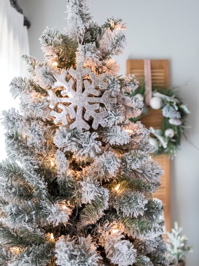 Step by step guide for how to decorate a flocked Christmas tree 