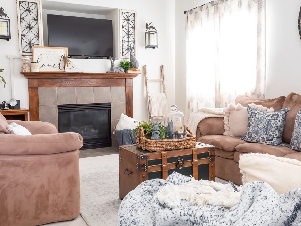 A Casual Spring Home Tour - Midwest Life and Style Blog