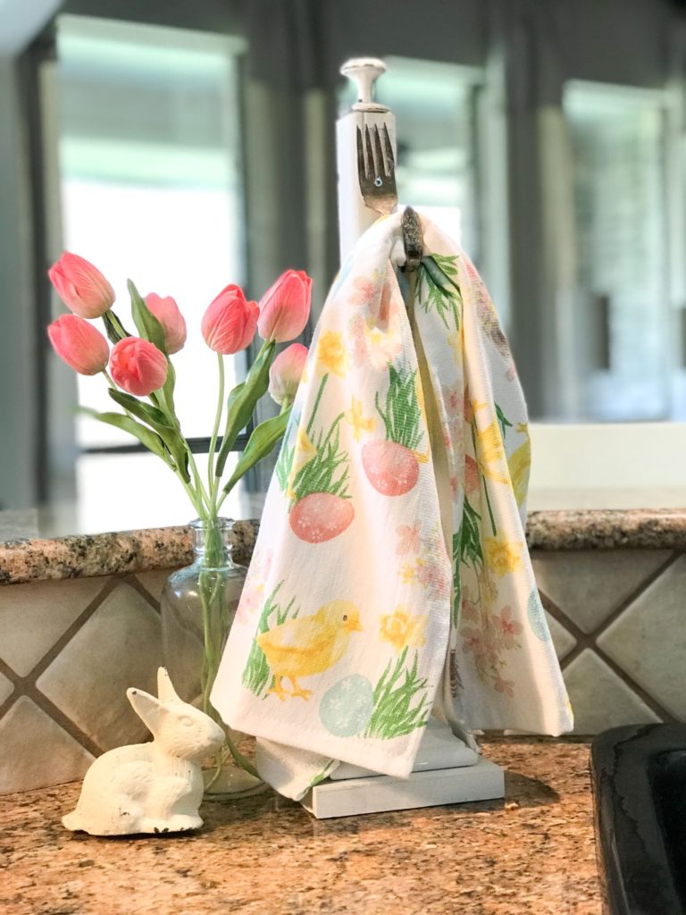 Touches of Easter In the Kitchen from County Road 407 - 16 Affordable And Inspiring Ideas For Easter - Midwest Life and Style Blog