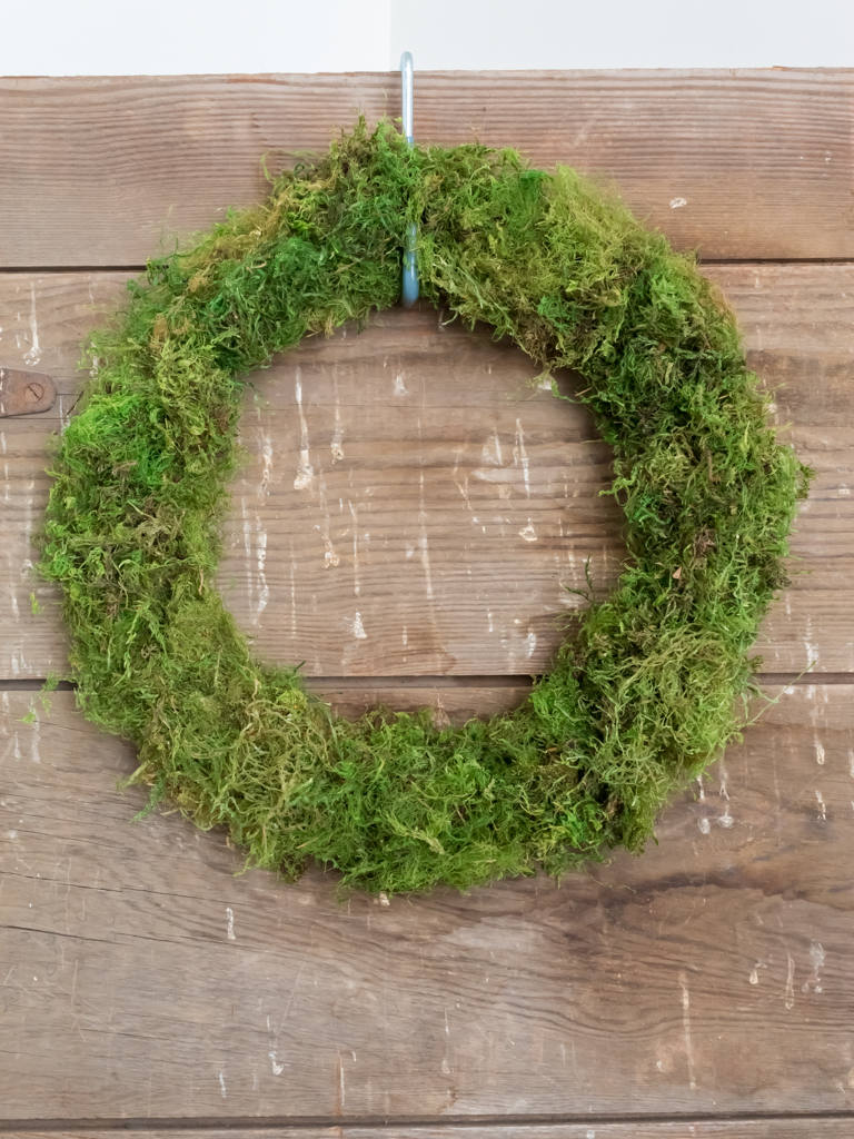 Simple And Rustic Easter Wreath With Carrots - Midwest Life and Style Blog