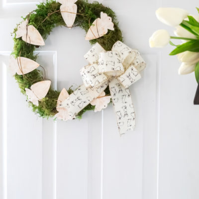 Simple And Rustic Easter Wreath With Carrots