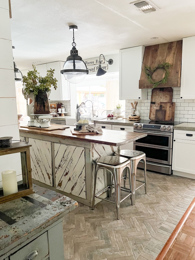 How To Style Your Kitchen Counters from Robyn's French Nest - 15 Affordable Ideas To Decorate And Update Your Kitchen