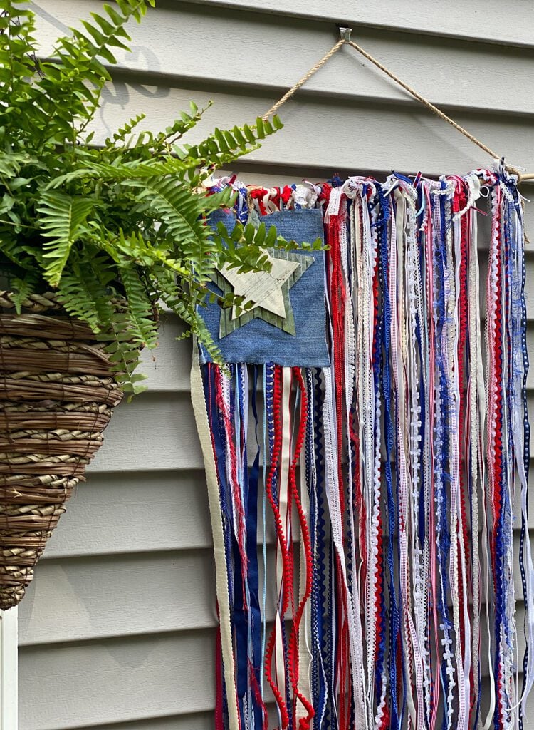 How To Make A Ribbon Flag from Cottage on Bunker Hill- Week in Rewind with Midwest Life and Style Volume 57