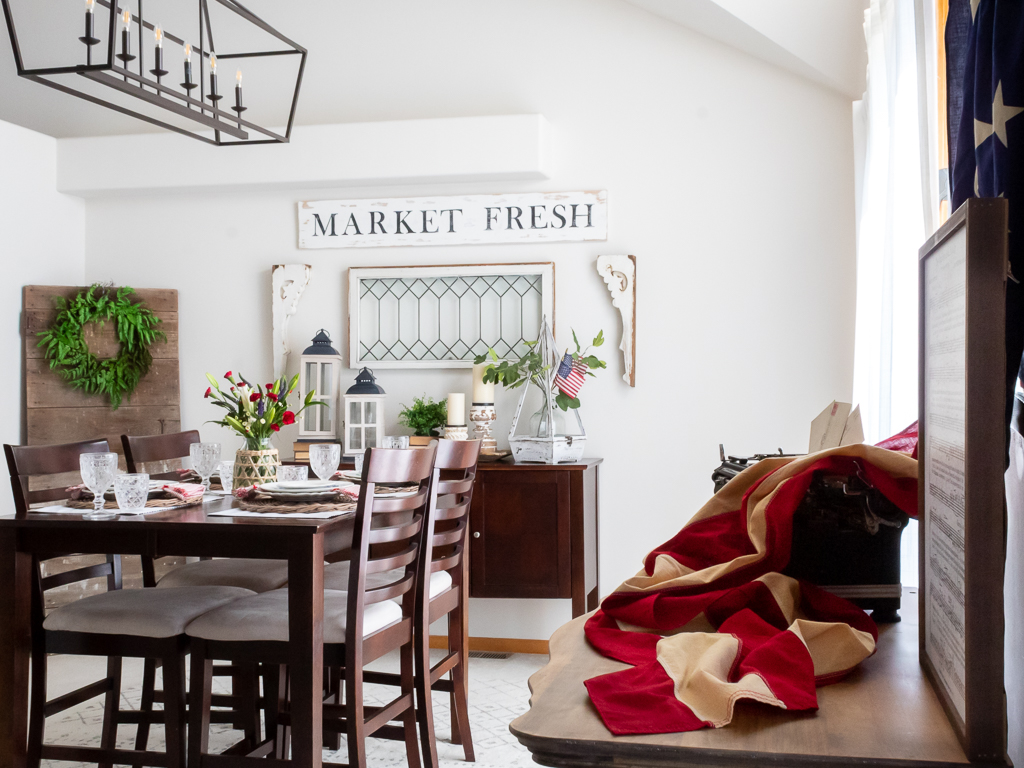 4th of July Dining Room - Red White And Blue Summer Home Tour - Midwest Life and Style Blog