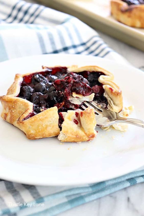 Mini Blueberry Galette from Thistle Key Lane - Week In Rewind With Midwest Life and Style Volume 59 - Midwest Life and Style Blog