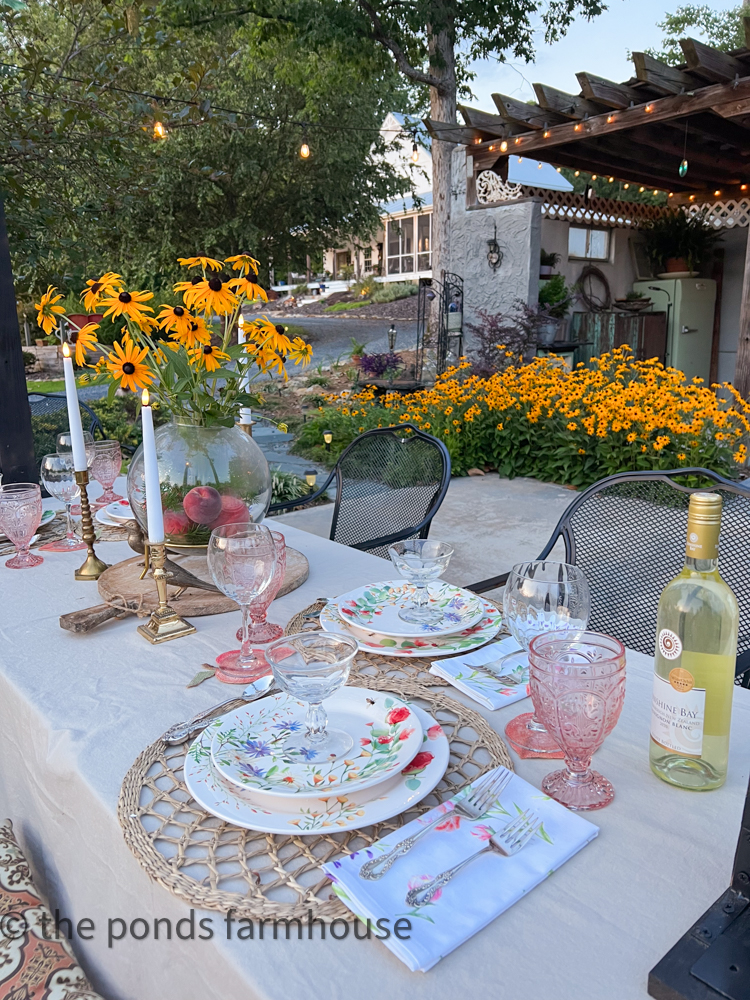 Peach-inspired summer tablescape from The Ponds Farmhouse