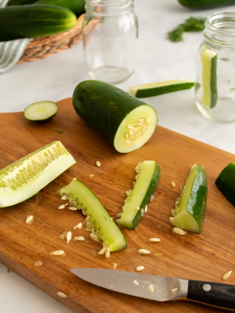 Making Homemade Dill Pickles - Midwest Life and Style Blog