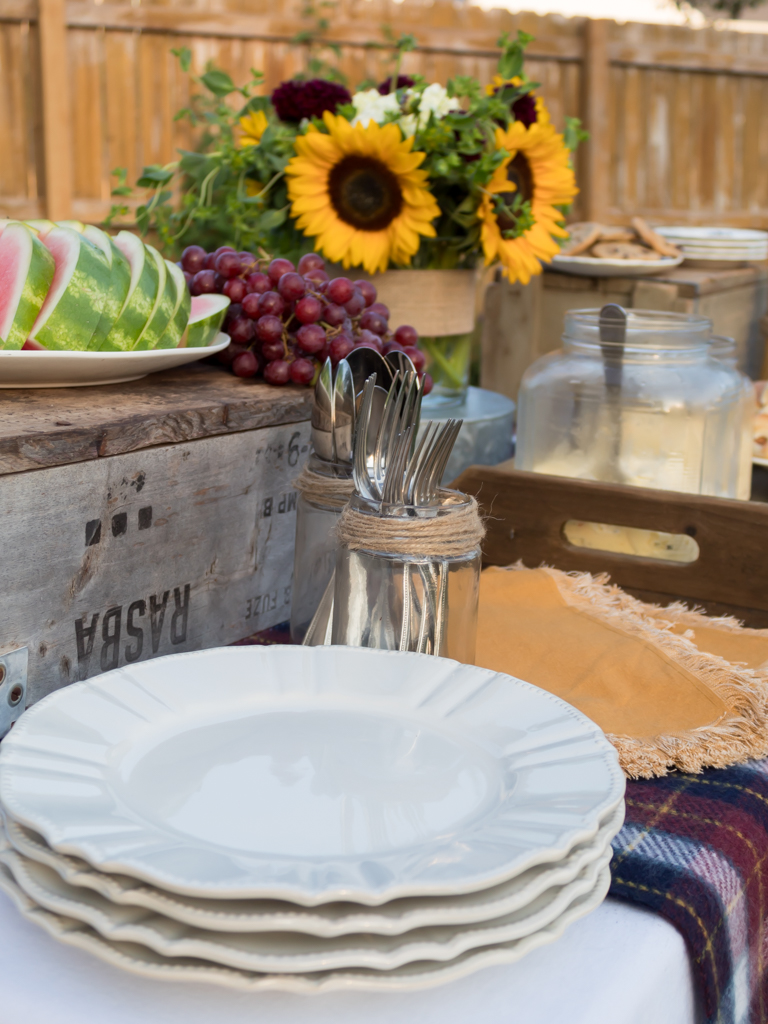 Your Guide To Throwing The Ultimate Potluck Party - Midwest Life and Style Blog