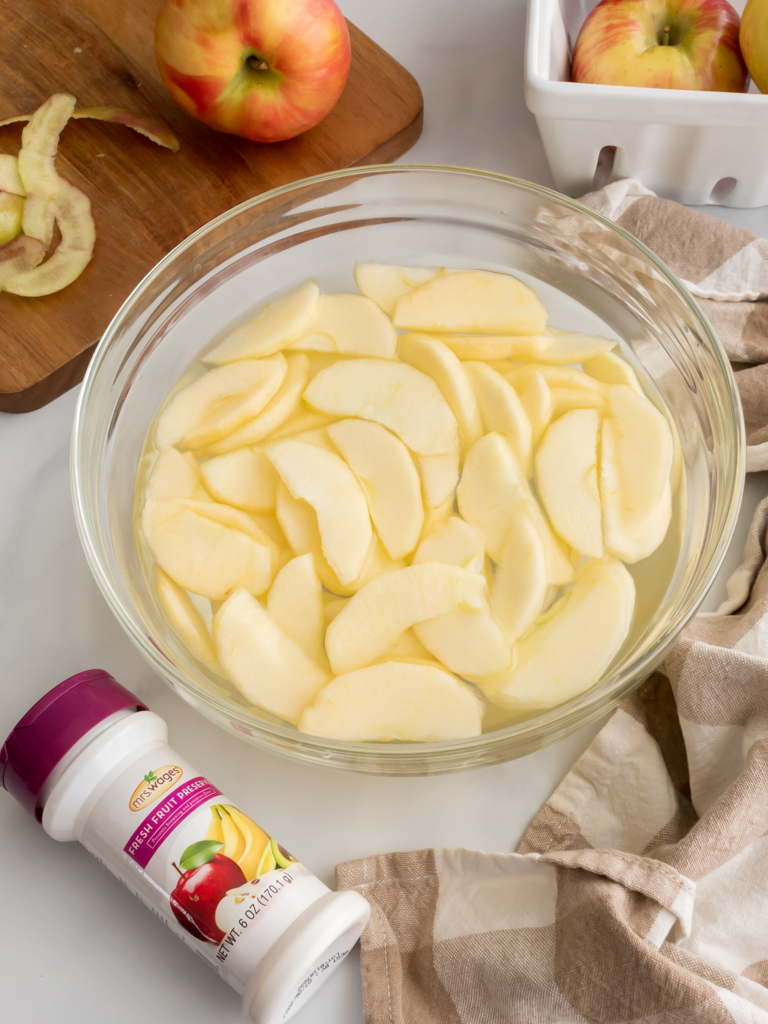 Soaking Apples in Fresh Fruit Preserver - Midwest Life and Style Blog