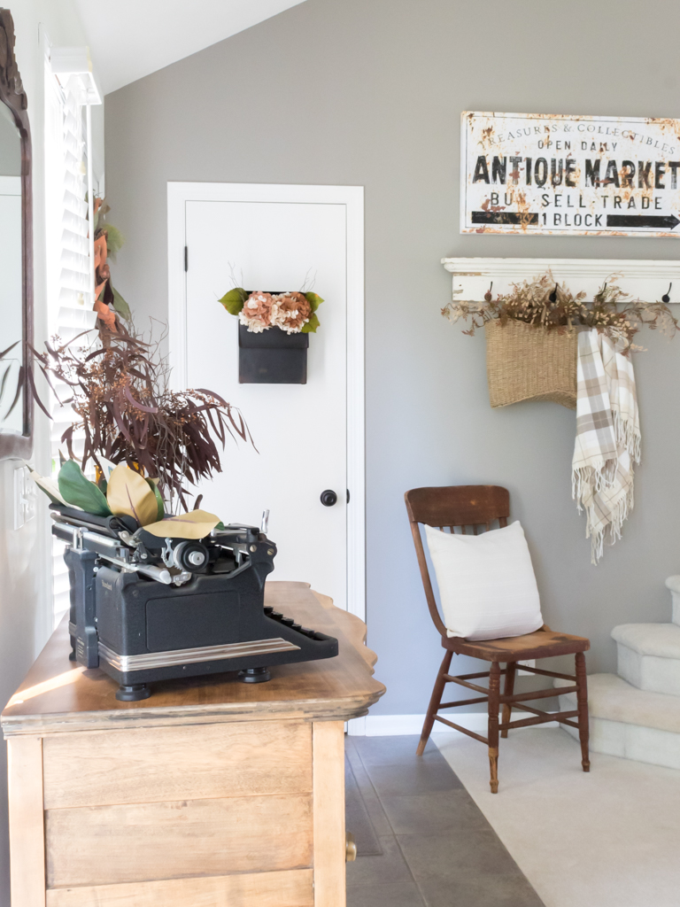 How To Create A Rustic And Welcoming Entryway For Fall - Midwest Life and Style Blog