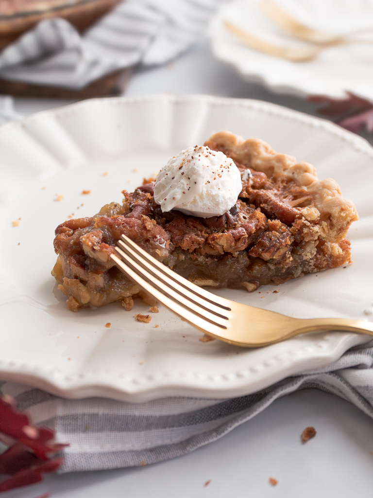 The Best Recipe for Easy Pecan Pie - Midwest Life and Style Blog