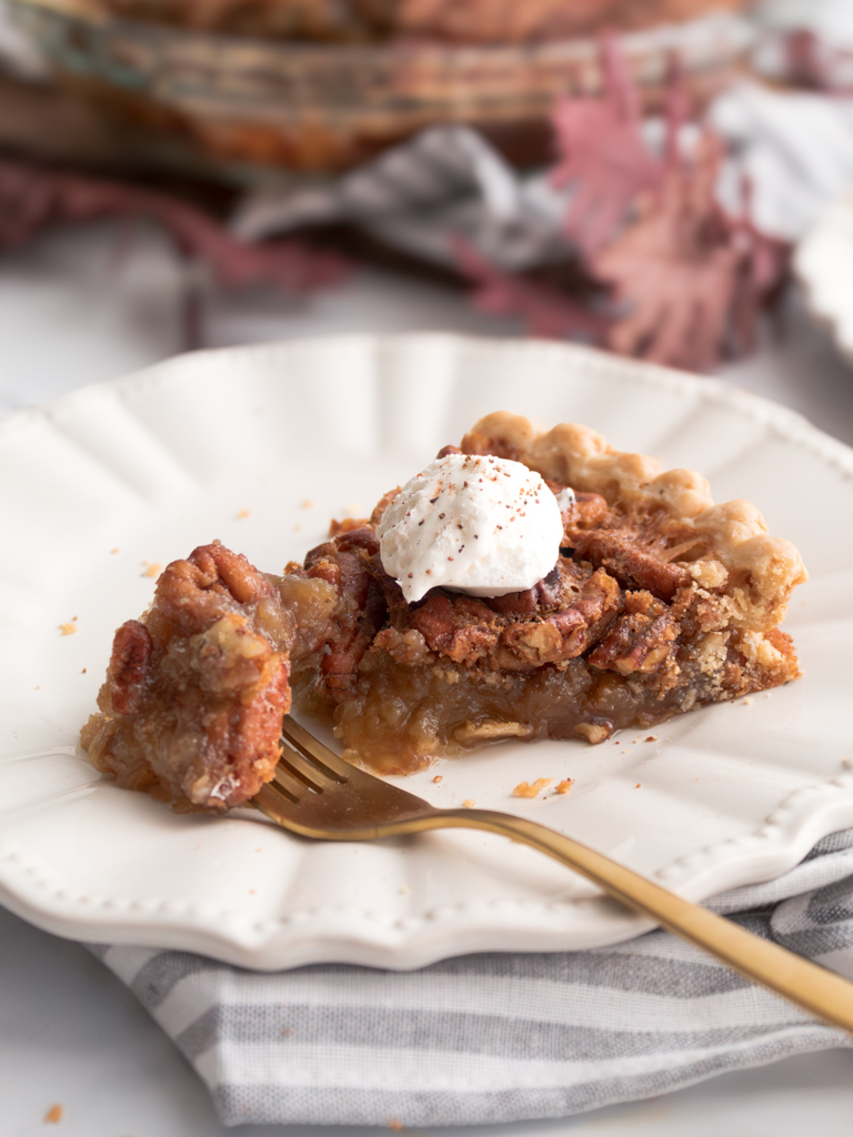 Easy Pecan Pie - Midwest Life and Style Blog